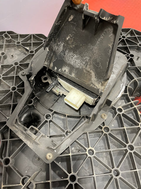 Vauxhall Vivaro/Citroen Dispatch/Peugeot Expert/Toyota Proace/Fiat Scudo ADBLUE TANK w/ PUMP 1.5 2016-2024 P/N 4099016 / 98183661