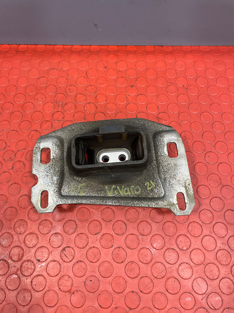 Vauxhall Vivaro/Citroen Berlingo/Dispatch/Peugeot Partner/Expert/Toyota Proace/Fiat Scudo GEARBOX MOUNT/TRANSMISSION MOUNT 2016-2024 P/N 9807420980 - 1