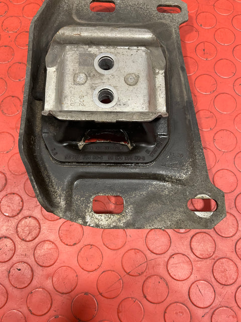 Vauxhall Vivaro/Citroen Berlingo/Dispatch/Peugeot Partner/Expert/Toyota Proace/Fiat Scudo GEARBOX MOUNT/TRANSMISSION MOUNT 2016-2024 P/N 9807420980 - 1