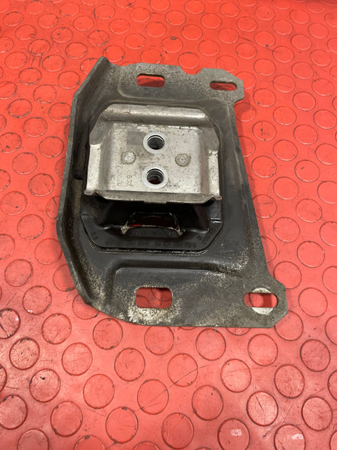 Vauxhall Vivaro/Citroen Berlingo/Dispatch/Peugeot Partner/Expert/Toyota Proace/Fiat Scudo GEARBOX MOUNT/TRANSMISSION MOUNT 2016-2024 P/N 9807420980 - 1