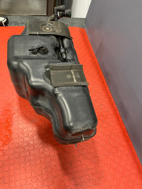 Saic Maxus Deliver 9 ADBLUE TANK WITH PUMP (4 Pin and 5 Pin plug) 2.0 TD 2021 P/N C00079649 / C00088301