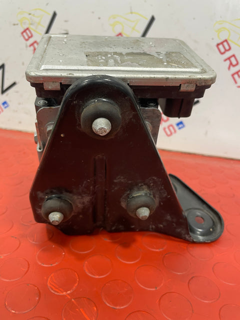 Volkswagen Transporter ABS PUMP AND CONTROL MODULE P/N 7E0907379P