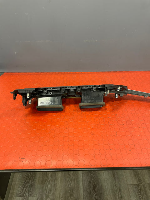 Saic Maxus Deliver 9 DASHBOARD SWITCHES/CENTER AIR VENTILATION 2.0 2021-2024 P/N C00254995 / C00118087 / C00118092