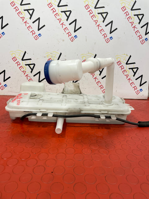 Citroen Berlingo/Peugeot Partner Vauxhall Combo WINDSCREEN WASHER BOTTLE WITH PUMP AND FILLER NECK 2019-2023 P/N 9817300980