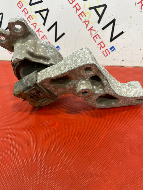 Renault ENGINE MOUNT P/N 112841371R