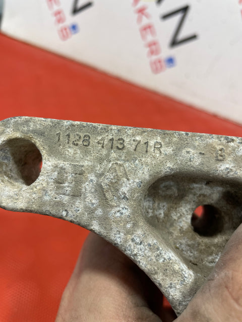 Renault ENGINE MOUNT P/N 112841371R