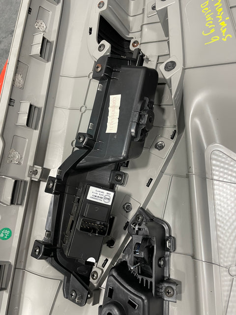 Saic Maxus Deliver 9 DOOR CARD TRIM Front Passenger's Side 2.0 2021-2024 P/N C00078397