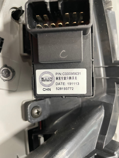 Saic Maxus Deliver 9 DOOR CARD TRIM Front Passenger's Side 2.0 2021-2024 P/N C00078397