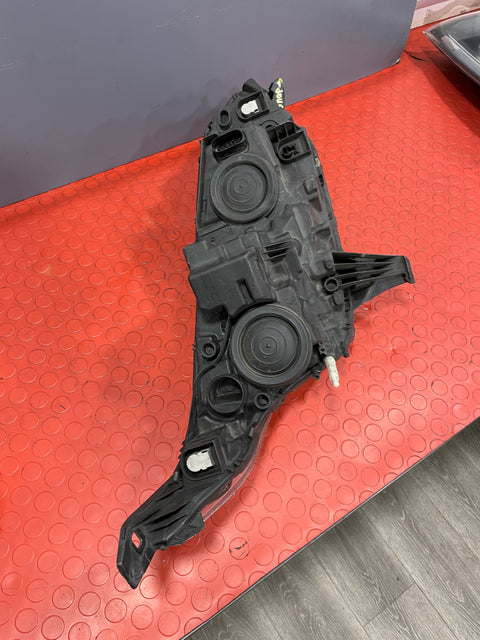 Ford Transit Connect HEAD LIGHT ASSEMBLY Passenger's Side (Broken Lower Mounting Point) 2013-2018 P/N DT1113W030BC