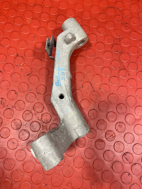 Citroen Berlingo/Peugeot Partner ENGINE MOUNT BRACKET/SUBFRAME (1pc) 2019-2023 P/N 967763018003