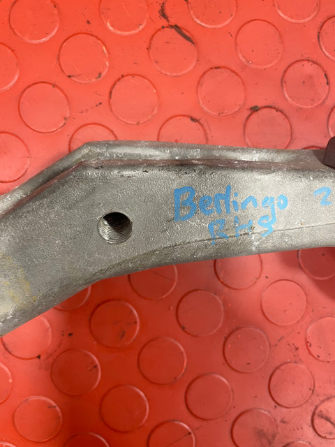 Citroen Berlingo/Peugeot Partner ENGINE MOUNT BRACKET/SUBFRAME (1pc) 2019-2023 P/N 967763018003