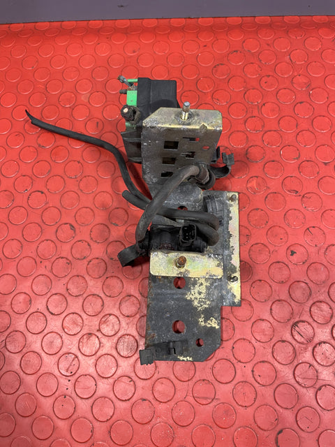 Citroen Relay/Peugeot Boxer/Fiat Ducato SET OF BOSCH VACUUM SOLENOID VALVE & GLOW PLUG RELAY w/ HOUSING 2000-2007 P/N 9628971180 / 9639912580