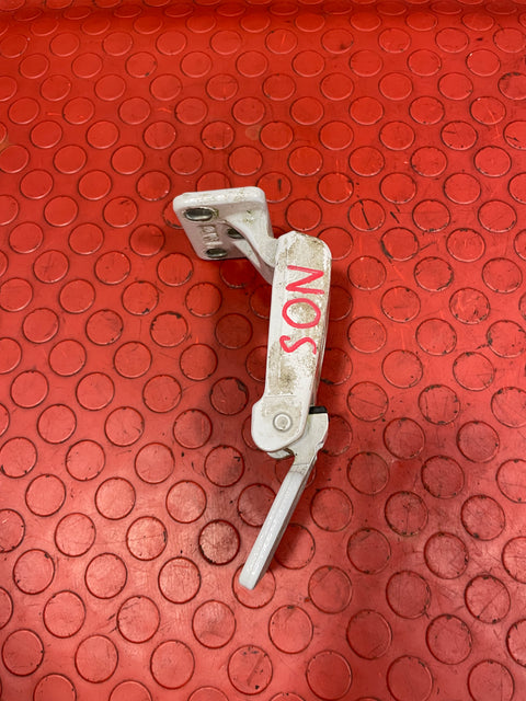 Volkswagen Crafter/Mercedes Benz Sprinter REAR DOOR PANEL HINGE Bottom Driver's Side RH 2016 P/N A9067400737