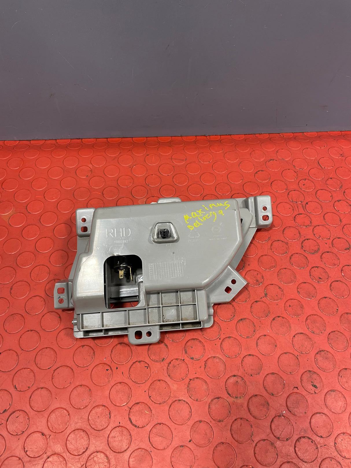 Saic Maxus Deliver 9 DASHBOARD PANEL CIGARETTE ASHTRAY 2021-2024 P/N SV63 / P00041