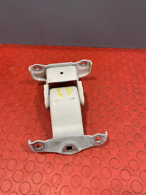 Renault Trafic/Vauxhall Vivaro REAR DOOR UPPER HINGE (White) 2014-2019 P/N 904006707R - 1