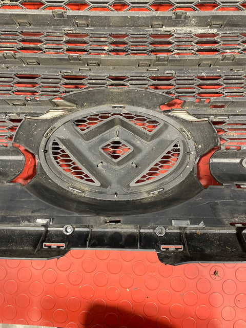 Saic Maxus Deliver 9 BUMPER GRILL (Left Side Frame Damage) SPARE OR REPAIR 2021-2024 P/N SV63