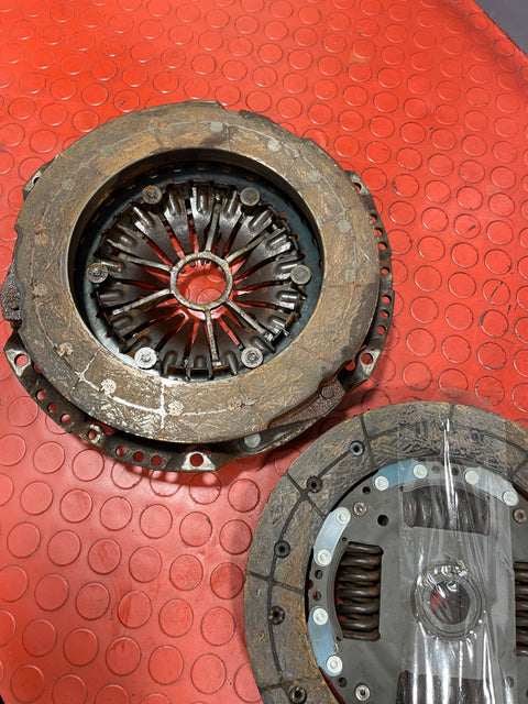 Citroen Relay/Peugeot Boxer/Fiat Ducato CLUTCH KIT PRESSURE PLATE & CLUTCH LINING 2.0 2008-2019 P/N126006510