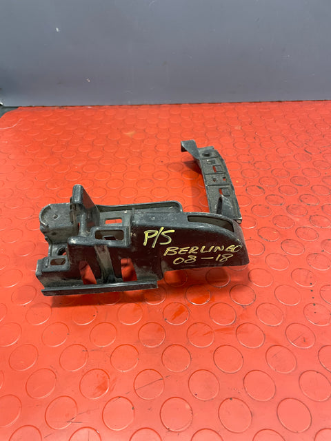 Citroen Berlingo/Peugeot Partner BUMPER BRACKET Passenger's Side 2008-2018 P/N 9680554480