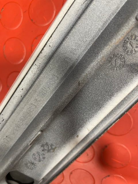 Vauxhall Vivaro/Citroen Dispatch/Peugeot Expert DOOR RUNNER MOULDING (white) N/S/R 2022 P/N 9808384380