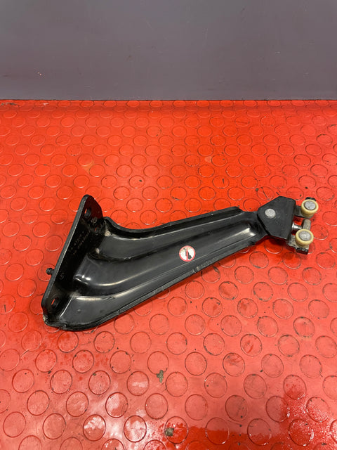 Citroen Berlingo/Peugeot Partner/Vauxhall Combo/Toyota Proace City SLIDING DOOR RUNNER HINGE Passenger's Side P/N 9816965980
