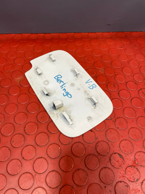 Citroen Berlingo/Peugeot Partner FUEL DOOR COVER/FUEL FILLER FLAP ( White ) 2008-2018 P/N 9680449680 - 4