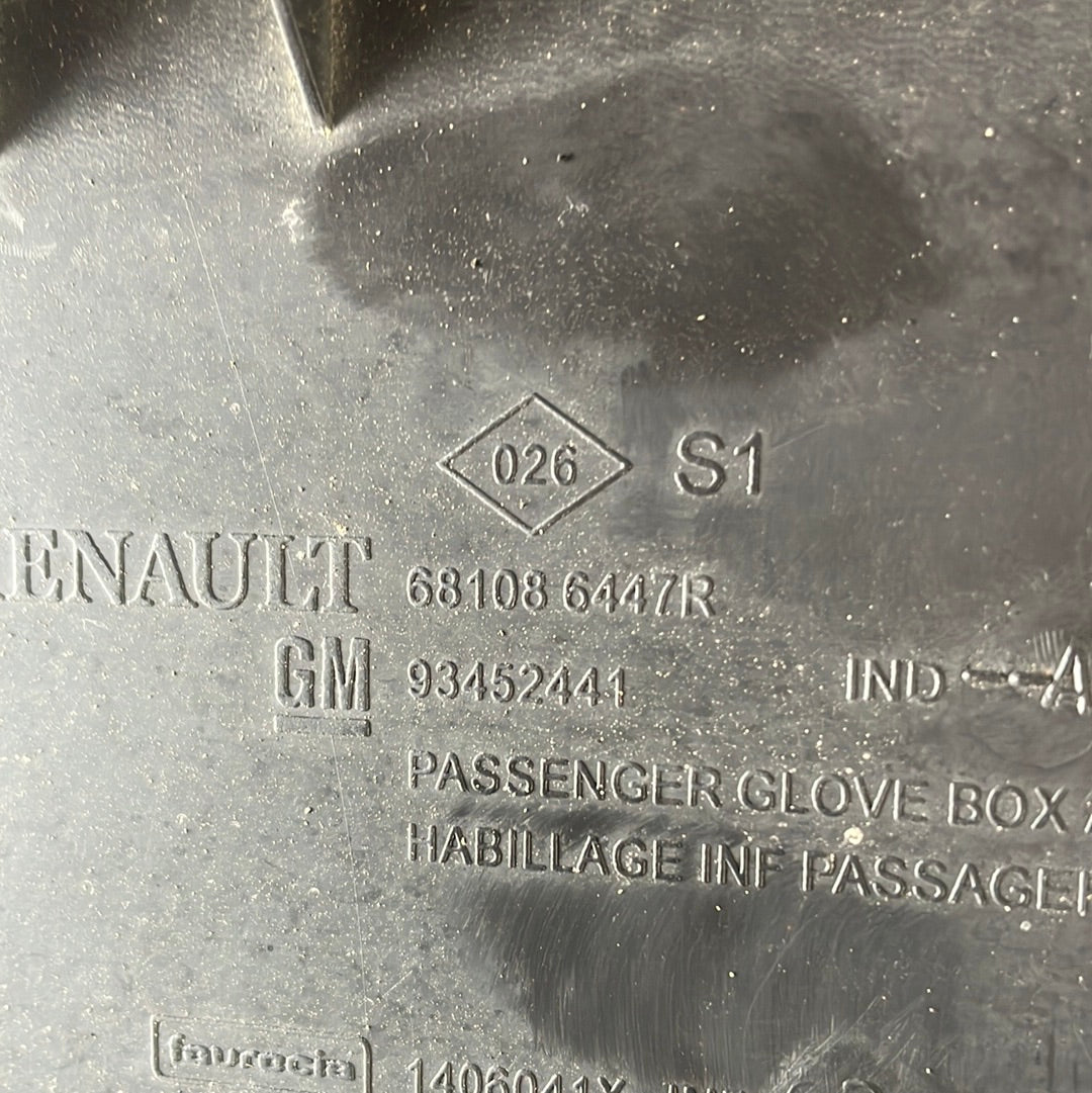2016 Renault Trafic Glovebox