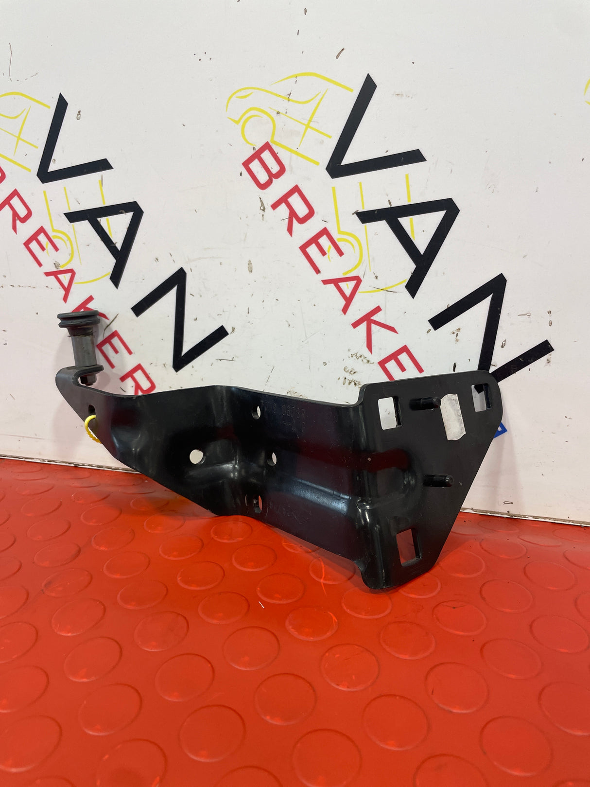 Renault Master/Vauxhall Movano Mk3 TOP LEFT SLIDING DOOR ROLLER BRACKET   P/N 777950673R