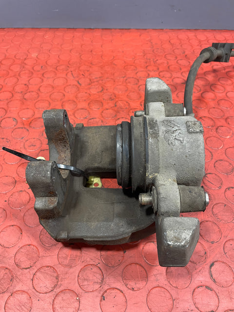 Citroen Berlingo/Peugeot Partner FRONT BRAKE CALIPER Passenger Side 2018-2024 P/N 9830798880