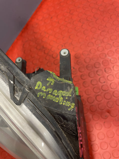 Ford Transit HEADLIGHT ASSEMBLY Mk7 2007-2013 Drivers Side (DAMAGED MOUNTING BRACKET) P/N 6C1113W029BG