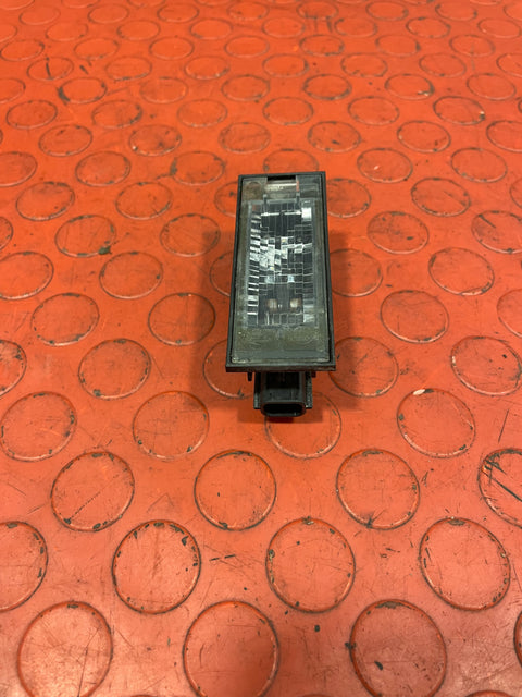 Fiat/Mercedes/Nissan/Opel/Renault NUMBER PLATE LIGHT P/N 8200480127