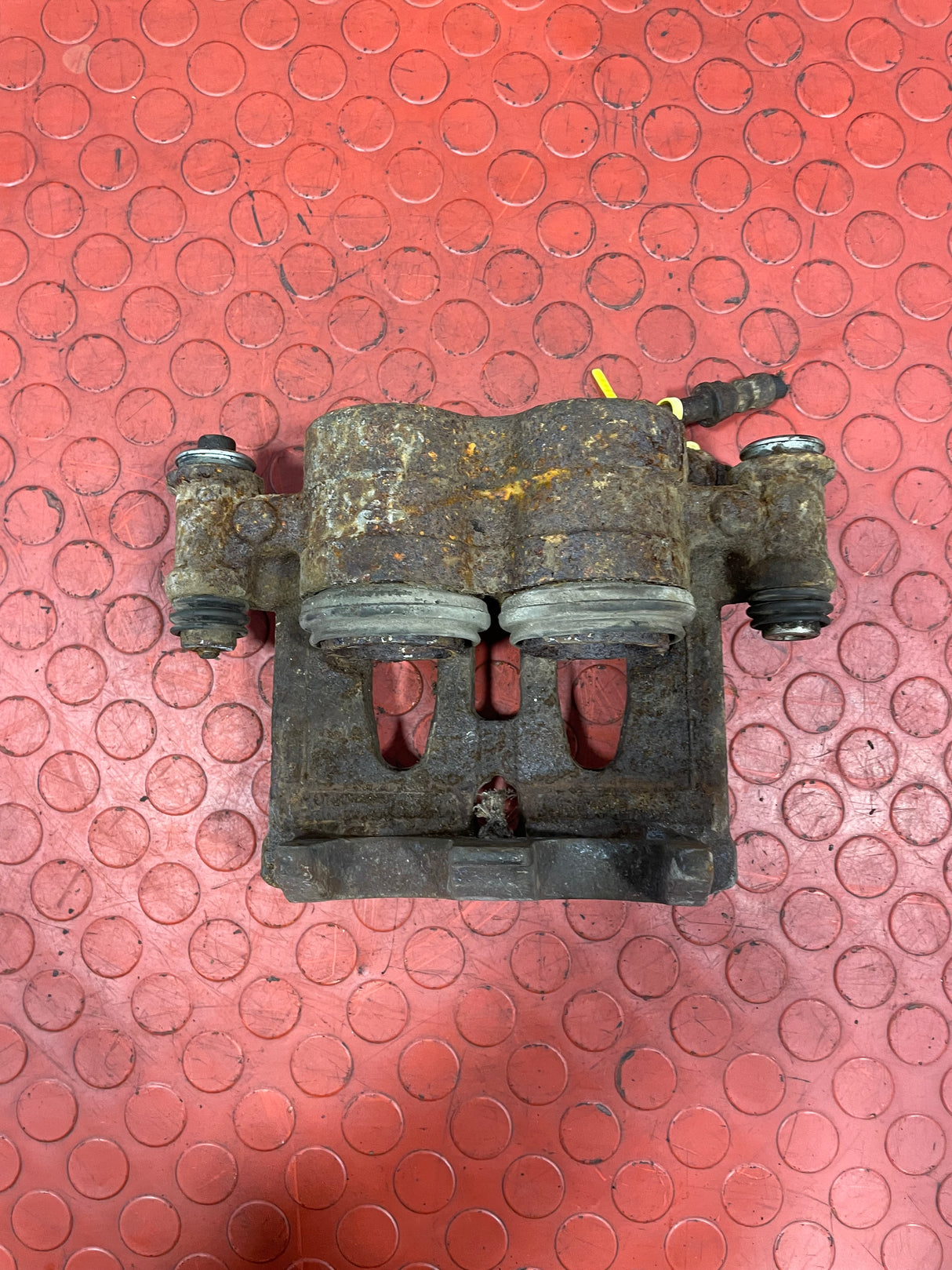 Mercedes Sprinter/Volkswagen Crafter FRONT BRAKE CALIPER Passenger Side BREMBO P/N A0044205783