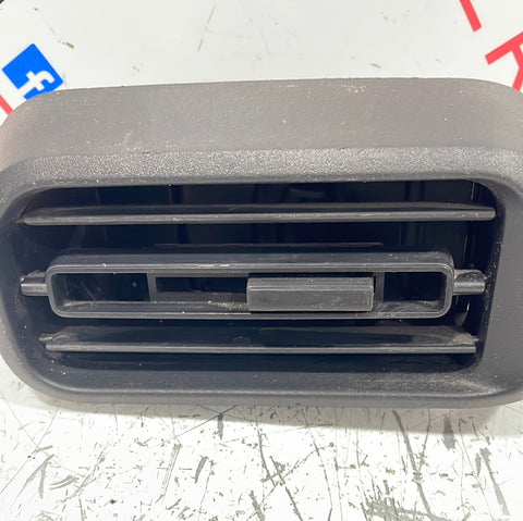 Citroen Berlingo/Peugeot Partner PASSENGER SIDE DASHBOARD AIR VENT 2018-2023 P/N GEO046604