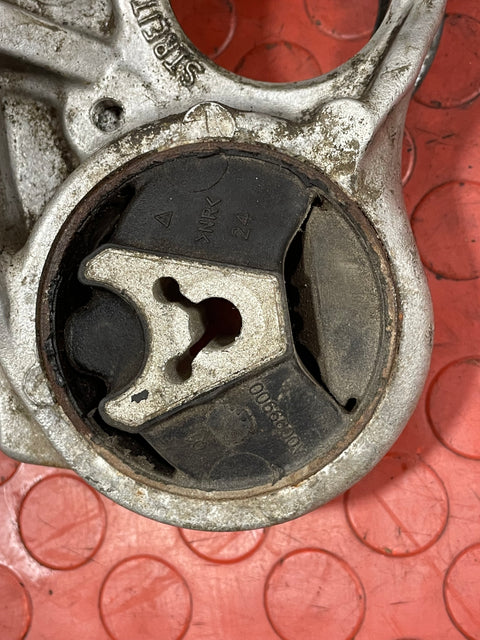 Citroen Berlingo/Peugeot Partner DRIVESHAFT MOUNT  2015-2018 P/N 81090780