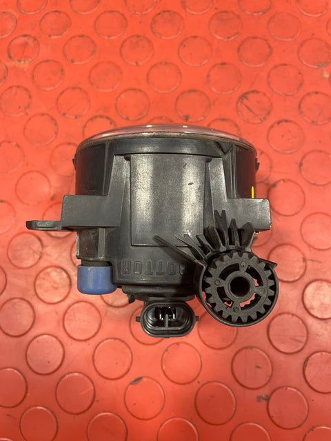 Citroen Berlingo/Peugeot Partner/Vauxhall Combo/Toyota Proace City FOG LIGHT ASSEMBLY (fits both sides) (BROKEN MOUNTINGS) 2019-2024 P/N 9837817180 - 2