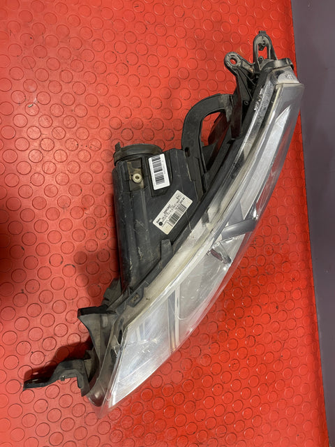 Citroen Dispatch/Peugeot Expert PASSENGER SIDE HEADLIGHT 2011-2016 P/N 89902607 - 2