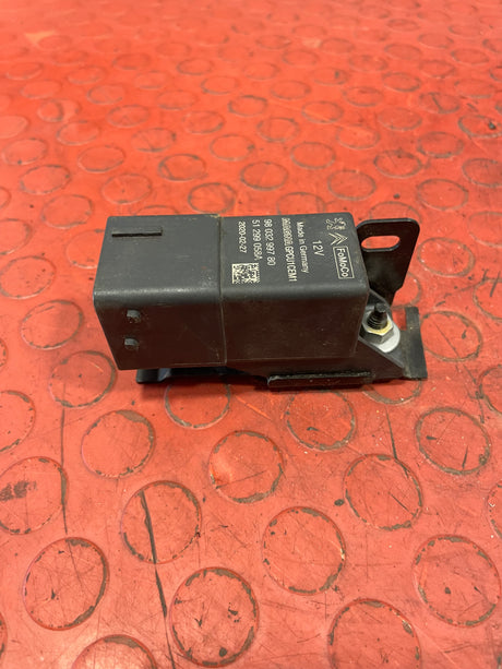 Citroen Berlingo/Peugeot Partner GLOW PLUG RELAY MODULE With BRACKET 2008-2018 P/N 9803299780 - 1