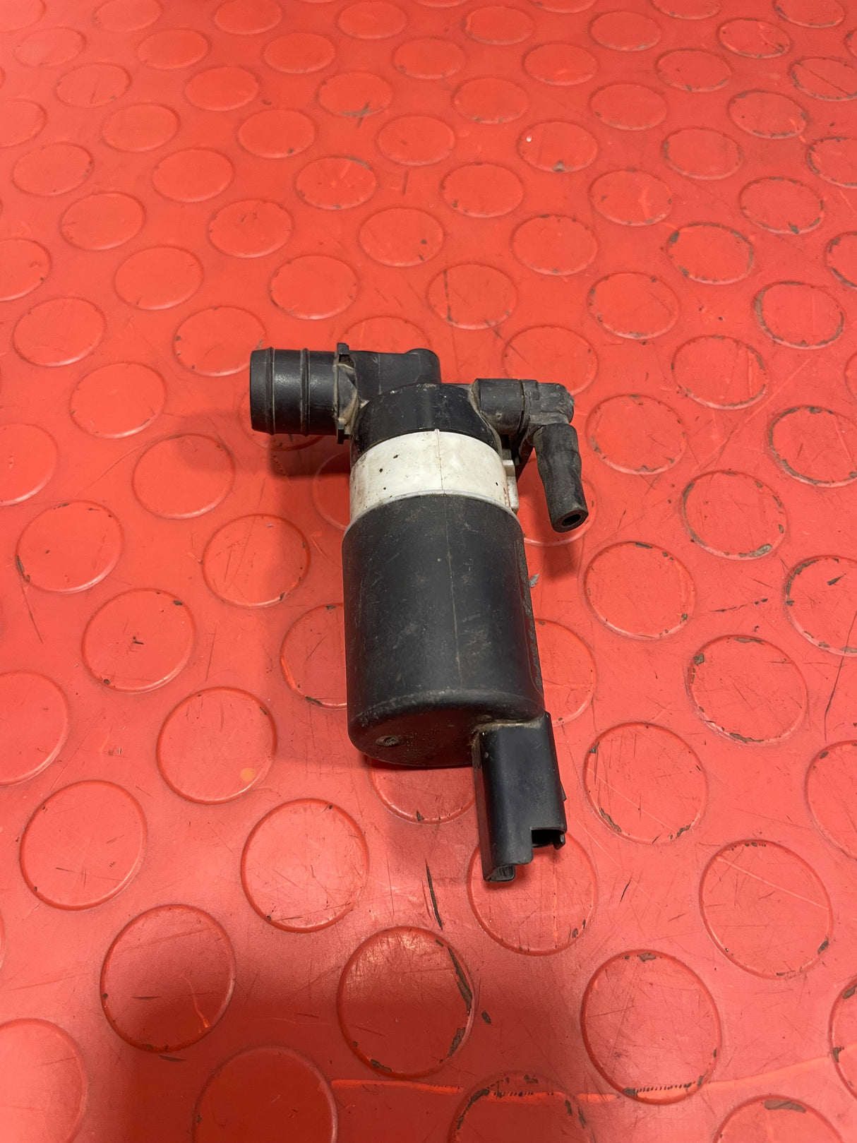 Citroen Berlingo/Peugeot Partner WINDSCREEN WASHER PUMP 2008-2018 P/N 9684522380