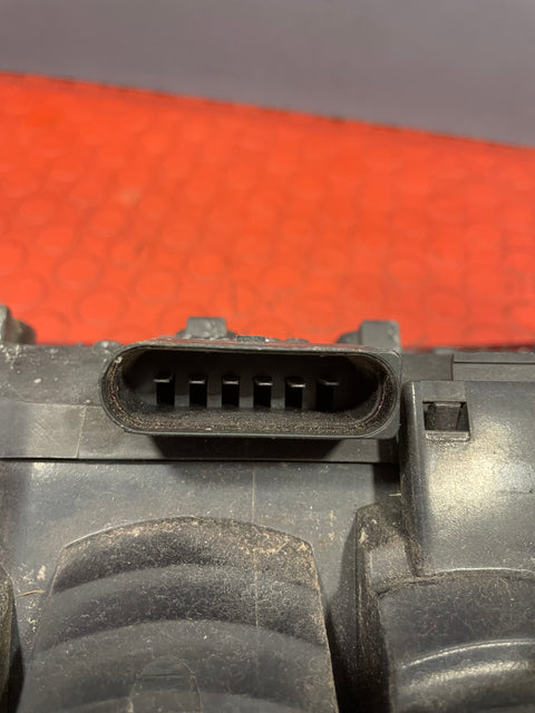 Volkswagen Transporter T5 DRIVER SIDE REAR TAIL LIGHT 2009-2015 P/N 7H0945258A