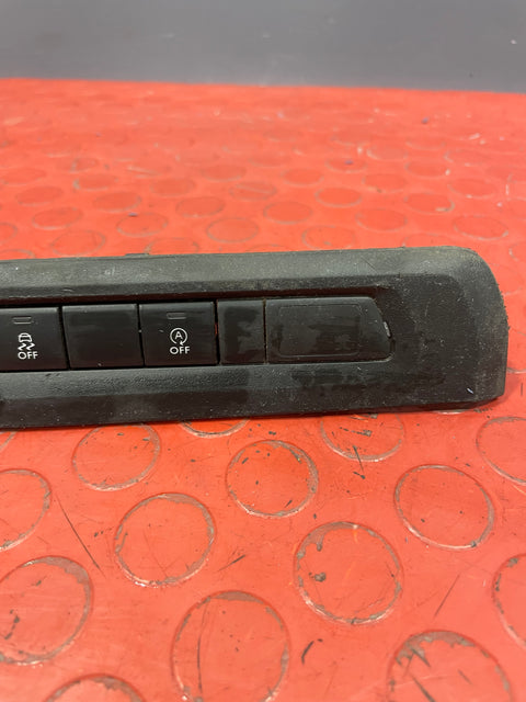 Citroen Dispatch/Peugeot Expert/Toyota Proace/Vauxhall Vivaro DASHBOARD CENTER SWITCH PANEL 2016-2024 P/N 9811141877 - 2 / 9808825177