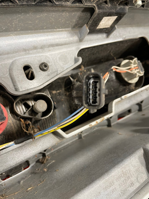 Vauxhall Vivaro/Renault Trafic II/Nv300 Primastar REAR TAILLIGHT ASSEMBLY Drivers Side White 2014-2019 P/N 265A60118P - 1