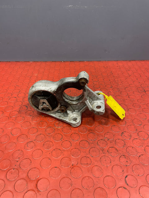 Citroen Berlingo/Peugeot Partner DRIVESHAFT MOUNT  2015-2018 P/N 81090780