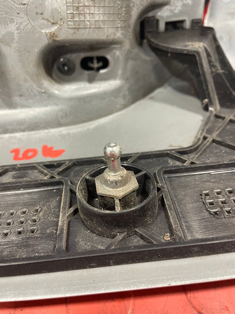 Renault Trafic/Vauxhall Vivaro REAR TAILLIGHT ASSEMBLY w/  HOUSING Passenger's Side White 2014-2019 P/N 93450959