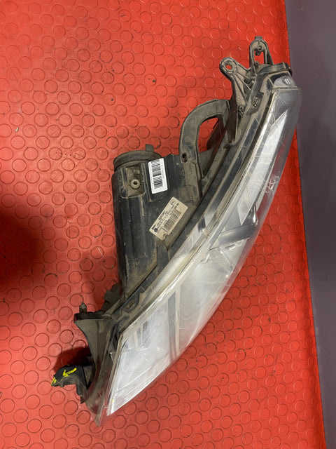 Citroen Dispatch/Peugeot Expert PASSENGER SIDE HEADLIGHT 2011-2016 P/N 89902607 - 3