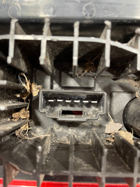 Ford Transit Custom TAILLIGHT PASSENGER SIDE LH (Damaged Lens) 2013-2023 P/N BK2113405AG - 3