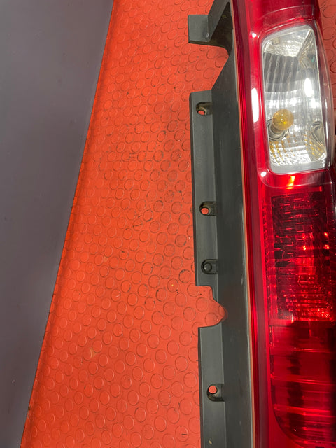 Renault Trafic II REAR TAILLIGHT ASSEMBLY Passenger Side 2006-2013 P/N 265A60118R