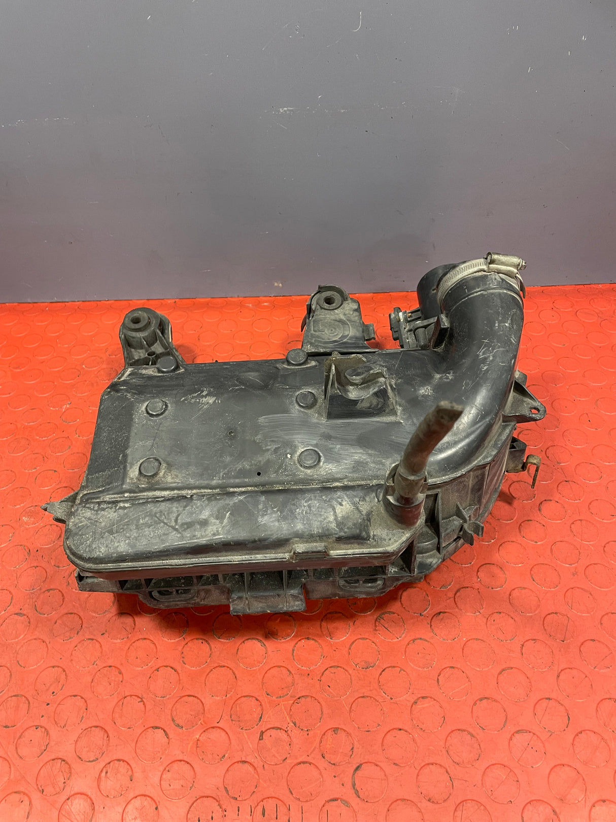Citroen Berlingo/Peugeot Partner AIRBOX WITH AIR FLOW SENSOR & AIR FILTER 1.6hdi 2008-2016 P/N 9673061080-2