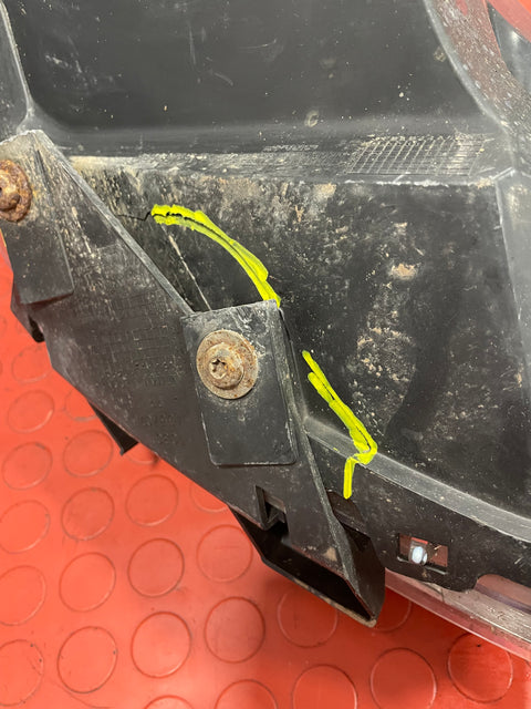 Peugeot Bipper/Citroen Nemo PASSENGER SIDE HEADLIGHT 2013(Broken Mountings Cracked Underside) P/N 45575383 - 1