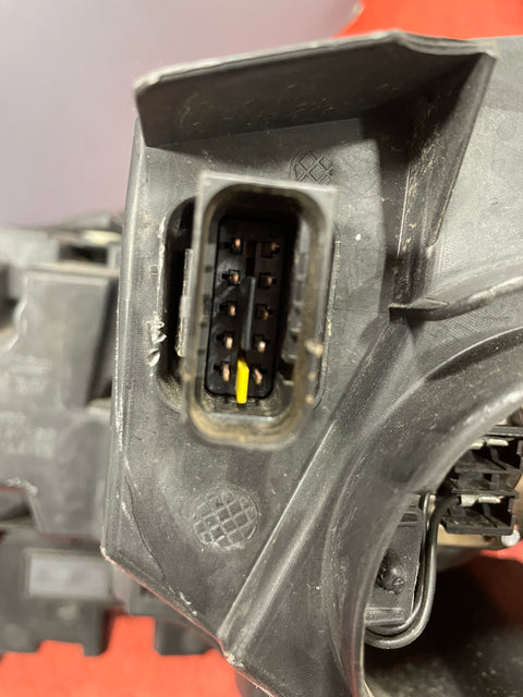 Peugeot Expert/ Citroen Dispatch HEADLIGHT ASSEMBLY 2018-2020 drivers side P/N 9816826180-D3