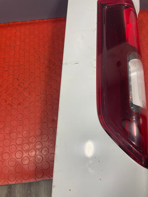 Vauxhall Vivaro/Renault Trafic II/Nv300 Primastar REAR TAILLIGHT ASSEMBLY Drivers Side White 2014-2019 P/N 265A60118P - 1