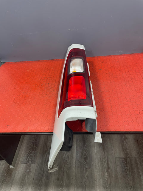 Renault Trafic/Vauxhall Vivaro REAR TAILLIGHT ASSEMBLY w/  HOUSING Passenger's Side White 2014-2019 P/N 93450959
